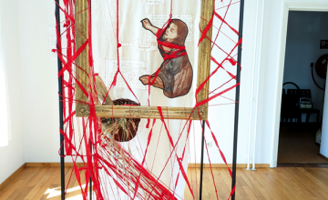 Evelien-de-Bruijn-as-Margriet-glassartinstallation